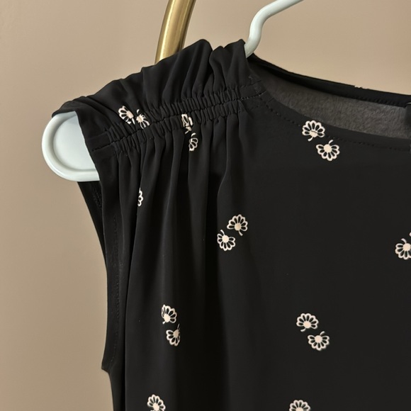 Ann Taylor blouse. - Picture 3 of 3